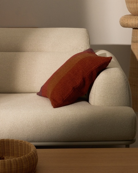 Чехол для подушки Taris из льна в красную полоску 50 x 50 см от интернет-магазина IDODOM.RU