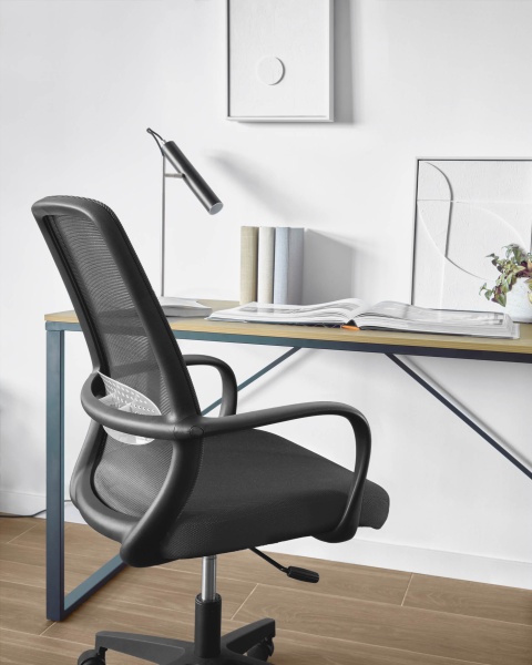 Офисное кресло Melva в черном цвете от интернет-магазина IDODOM.RU