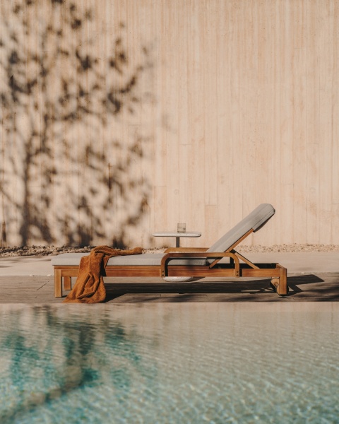 Шезлонг Sonsaura из массива эвкалипта от интернет-магазина IDODOM.RU