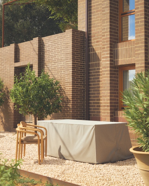 Защитный чехол Iria для больших уличных прямоугольных столов макс. 210 x 110 см от интернет-магазина IDODOM.RU