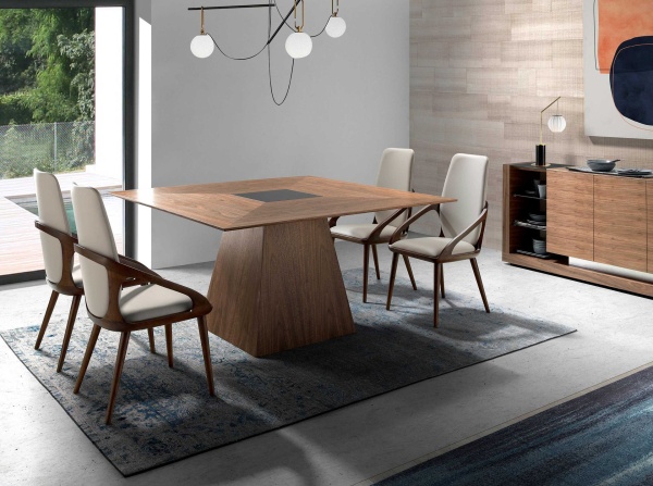 Квадратный обеденный стол MI1412 /1079 из ореха со вставкой из черного стекла от интернет-магазина IDODOM.RU