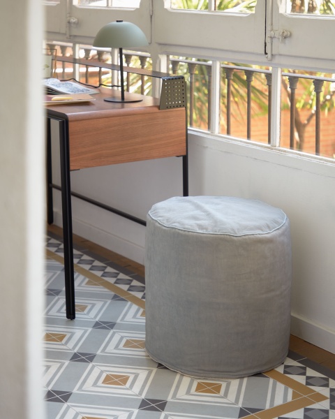 Круглый пуф Brunetta из серого бархата Ø 40 см от интернет-магазина IDODOM.RU