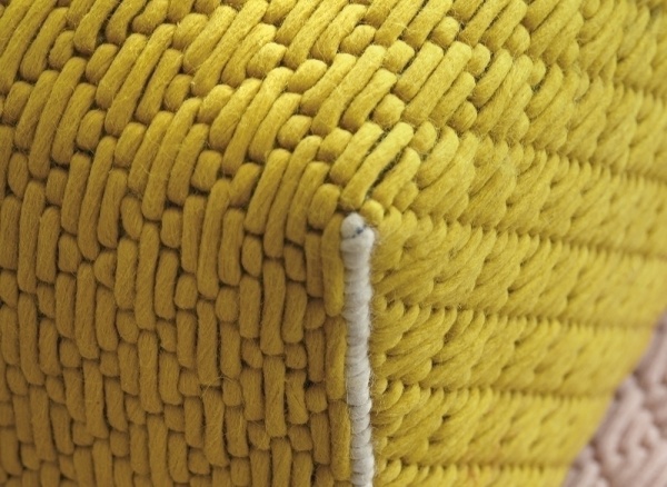 Пуф большой Silai Yellow от интернет-магазина IDODOM.RU