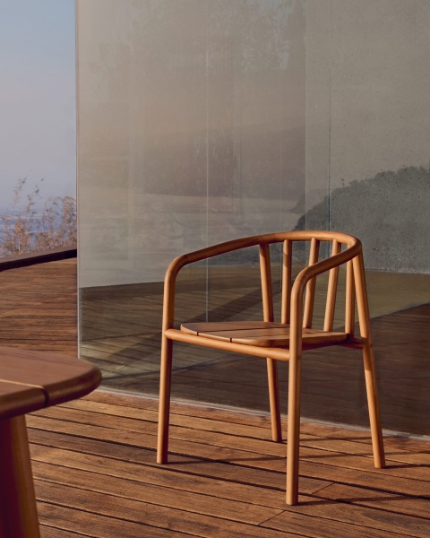 Штабелируемый стул Turqueta из массива тикового дерева от интернет-магазина IDODOM.RU