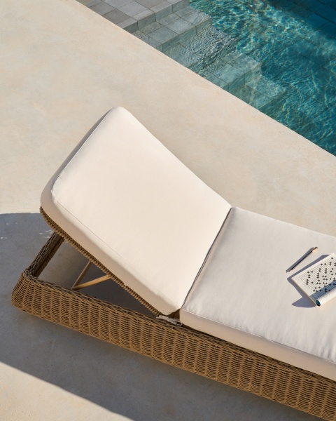 Шезлонг Meria из искусственного ротанга от интернет-магазина IDODOM.RU