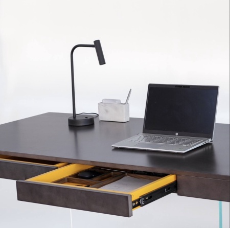 Стол письменный Blade_TGM от интернет-магазина IDODOM.RU