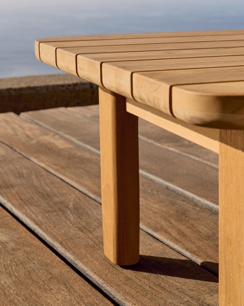 Приставной столик Tirant из массива тикового дерева 100% FSC от интернет-магазина IDODOM.RU