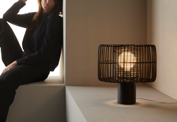 Настольная лампа Hedula черное дерево - черный абажур от интернет-магазина IDODOM.RU