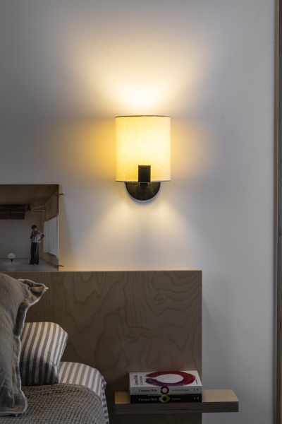 NILA Бра с ридером черное с белым абажуром 1xE27 LCTR 3W 3000K от интернет-магазина IDODOM.RU