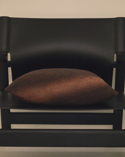 Чехол на подушку Junie из коричневого хлопкового жаккарда 50 x 50 см от интернет-магазина IDODOM.RU