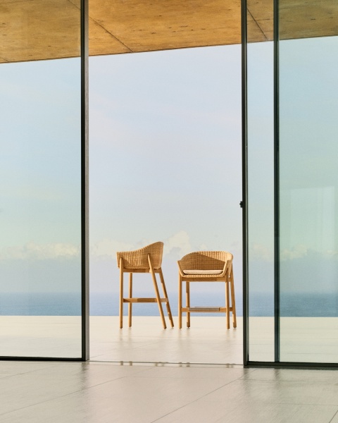 Полубарный стул Galea из тикового дерева и синтетического ротанга, 65 см от интернет-магазина IDODOM.RU