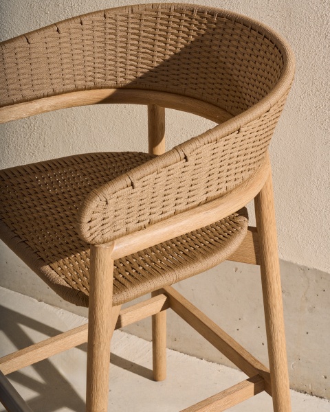 Барный стул Arinella из массива акации с натуральной отделкой и бежевой веревкой, высота 75 см от интернет-магазина IDODOM.RU