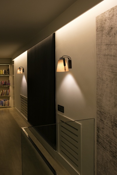 Бра Stood деревянное/черное от интернет-магазина IDODOM.RU