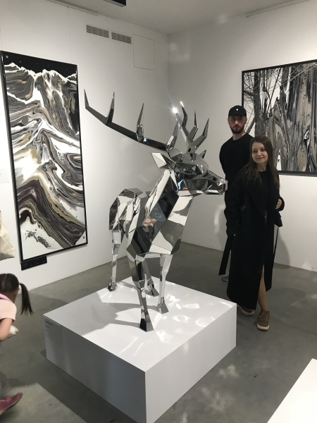 Олень. Полигональная скульптура из нержавеющей стали. Финиш: полировка. Цвет: Хром. Высота: 150 см.