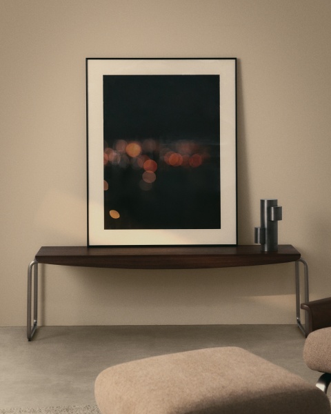 Скамья Tarsel из 100% орехового шпона с конструкцией из матовой стали от интернет-магазина IDODOM.RU