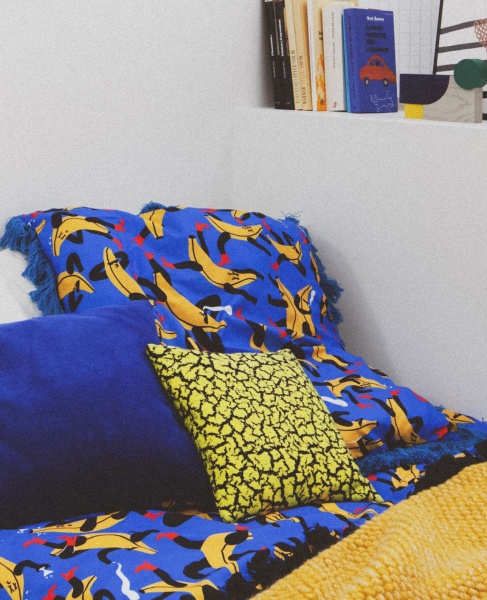 Подушка Rift Yellow 30*30 от интернет-магазина IDODOM.RU