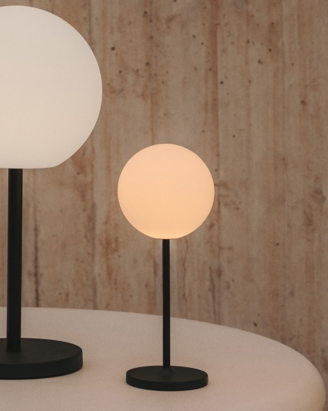 Dinesh Настольная лампа для улицы из черного металла от интернет-магазина IDODOM.RU