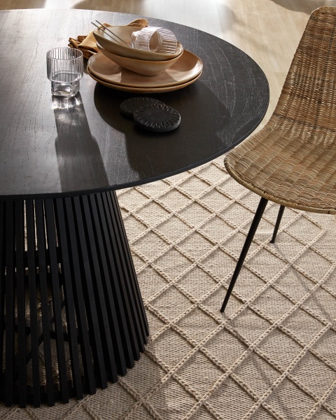 Круглый стол Irune Ø120 черный от интернет-магазина IDODOM.RU