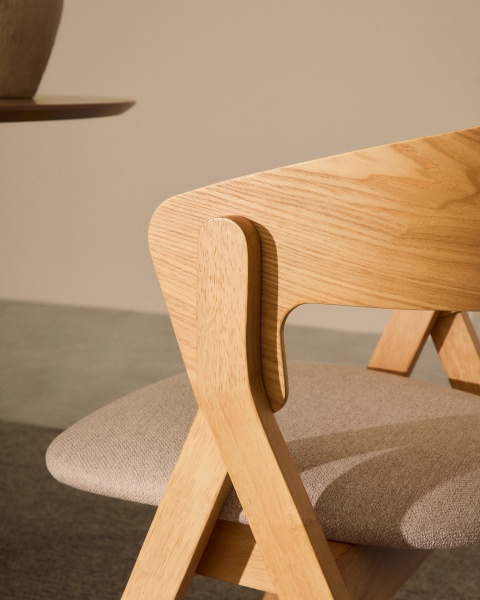 Стул Godia из дерева в натуральном цвете и бежевого шенилла от интернет-магазина IDODOM.RU