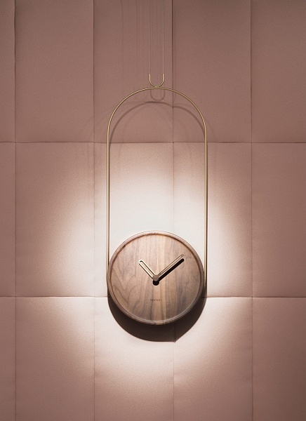 Часы настенные Colgante орех-латунный металл от интернет-магазина IDODOM.RU