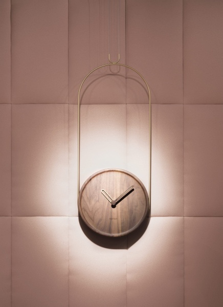 Часы настенные Colgante орех-латунный металл от интернет-магазина IDODOM.RU