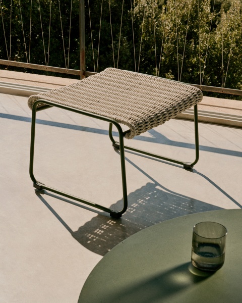 Подставка для ног Maurina из зеленой стали и серо-бежевым шнуром от интернет-магазина IDODOM.RU