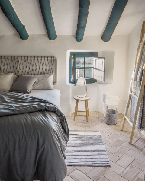 Изголовье кровати Aberash из массива минди 165 x 60 см от интернет-магазина IDODOM.RU