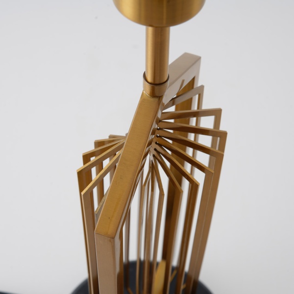 Настольная лампа Cloyd GEOMETRA T1 / выс. 67 см - латунь (арт.30072) от интернет-магазина IDODOM.RU